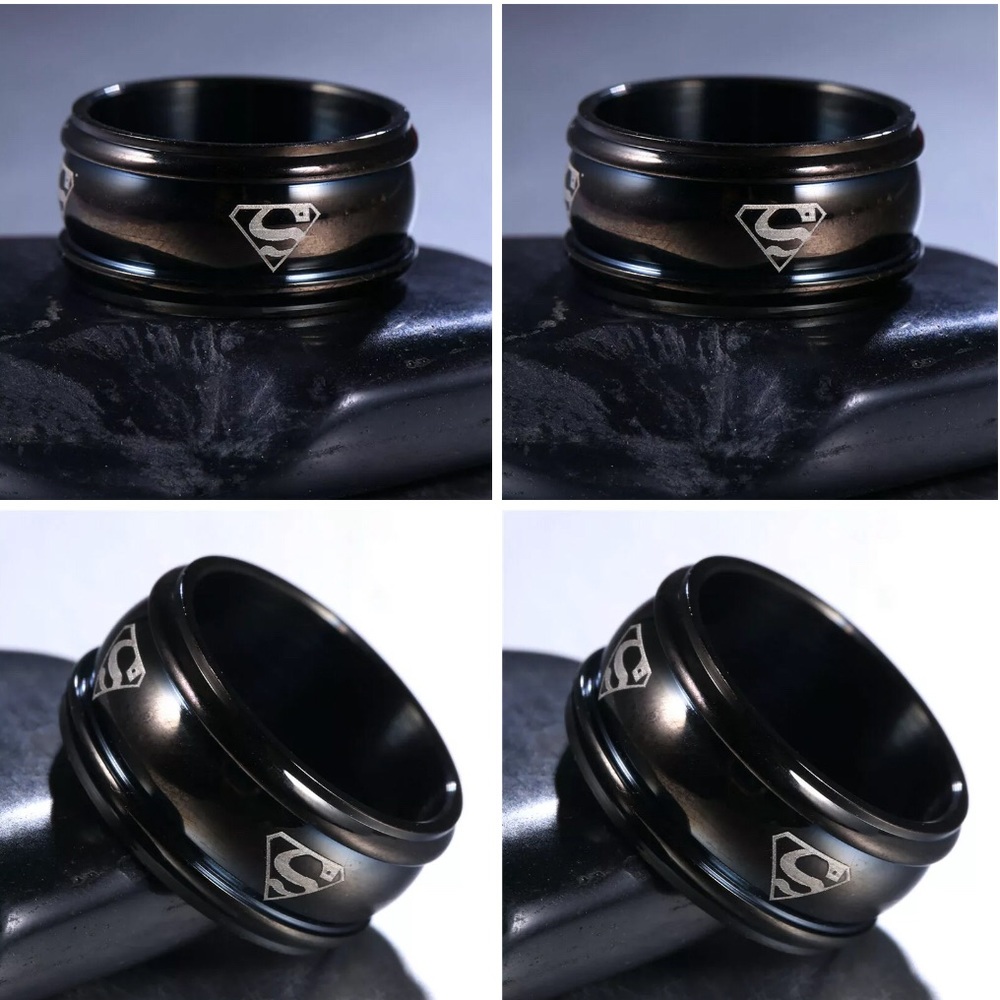 NWT Superman men’s ring